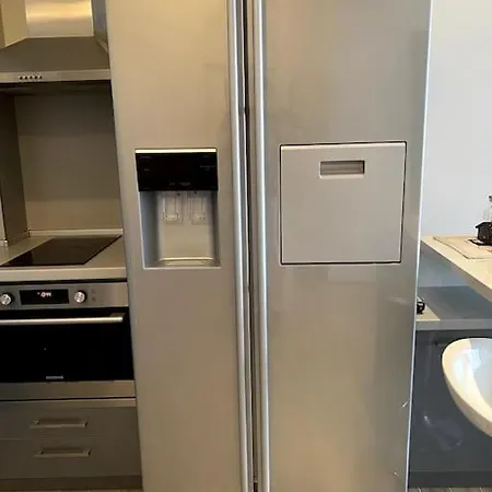 Charming 1-bedroom In Saint Sofia Apartcomplex 아파트 *